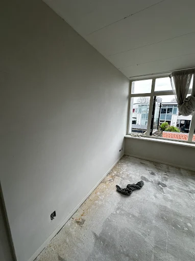 Ruimte in afwerkfase tijdens een verbouwing