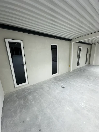 Zolderruimte tijdens renovatie