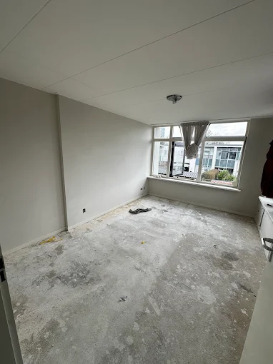 Interieur in uitvoering tijdens een stucwerkproject