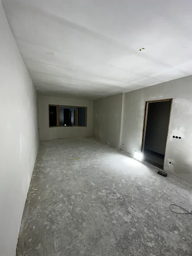 Lege kamer klaar voor de afwerklaag
